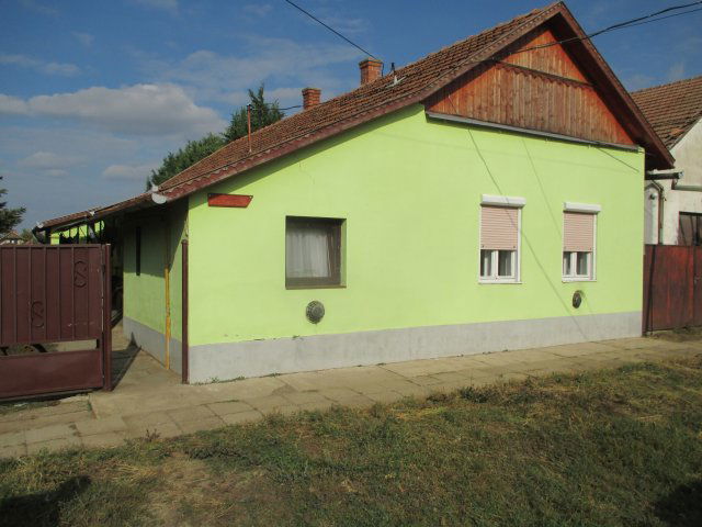 Eladó családi ház, Medgyesegyházán 6.5 M Ft, 3 szobás