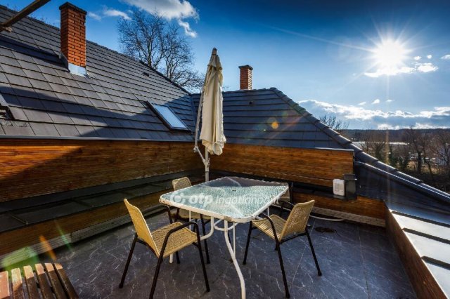 Eladó iroda, Balatonfűzfőn 830 M Ft / költözzbe.hu