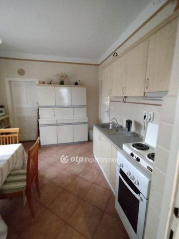 Eladó családi ház, Harkányban 119 M Ft, 7+1 szobás