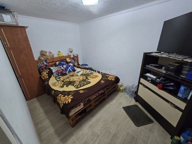 Eladó családi ház, Székesfehérvárott 64.9 M Ft, 3 szobás