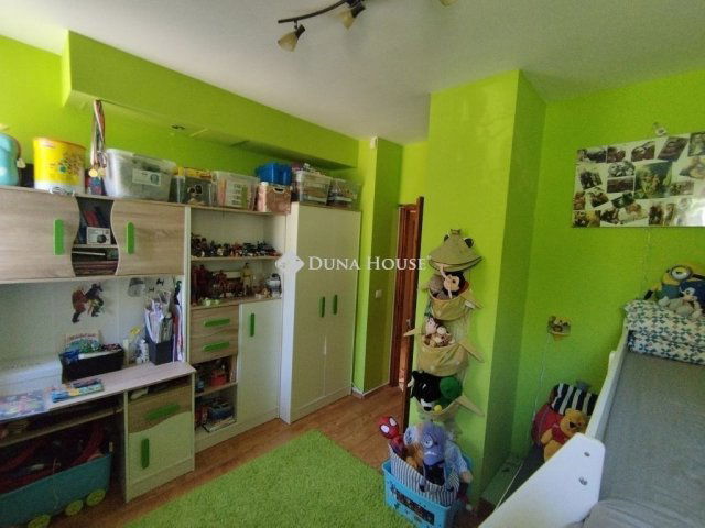 Eladó téglalakás, Tatabányán 44.9 M Ft, 3 szobás