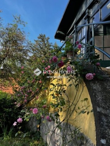 Eladó téglalakás, Visegrádon 109.8 M Ft, 2 szobás