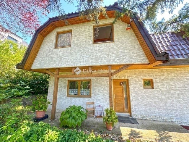 Eladó családi ház, Szentendrén 149.9 M Ft, 6 szobás