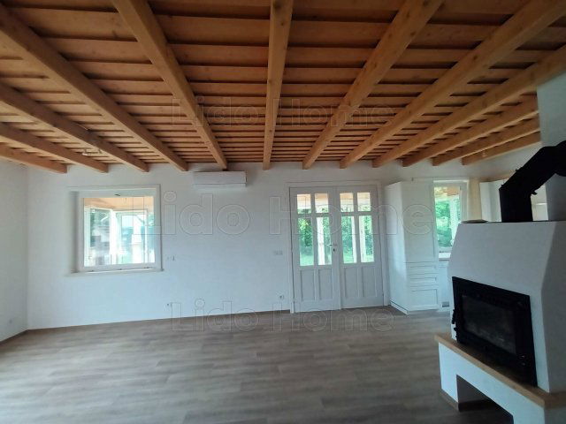 Eladó családi ház, Csókakőn 149.9 M Ft, 10 szobás