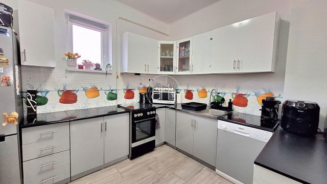 Eladó családi ház, Hódmezővásárhelyen 69.9 M Ft, 4 szobás