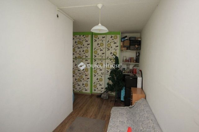 Eladó panellakás, Kecskeméten 48.7 M Ft, 3 szobás