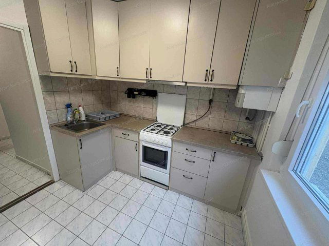 Eladó panellakás, Gyulán 28.99 M Ft, 2 szobás