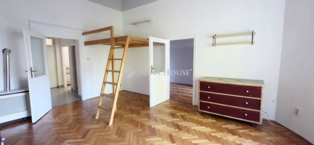 Eladó téglalakás, Szombathelyen 39 M Ft, 2 szobás