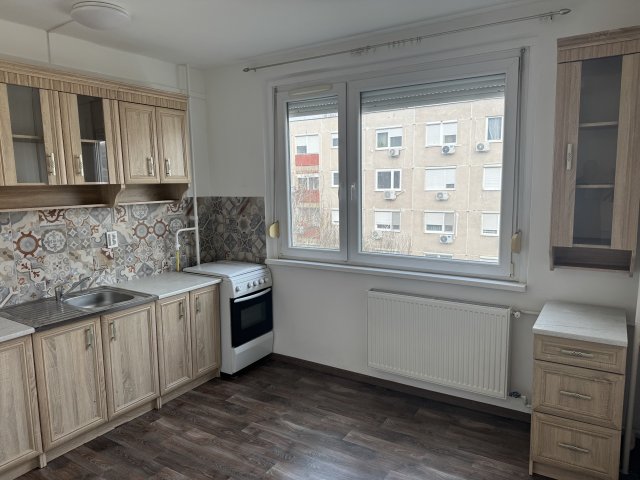 Eladó panellakás, Miskolcon 33.9 M Ft, 2 szobás