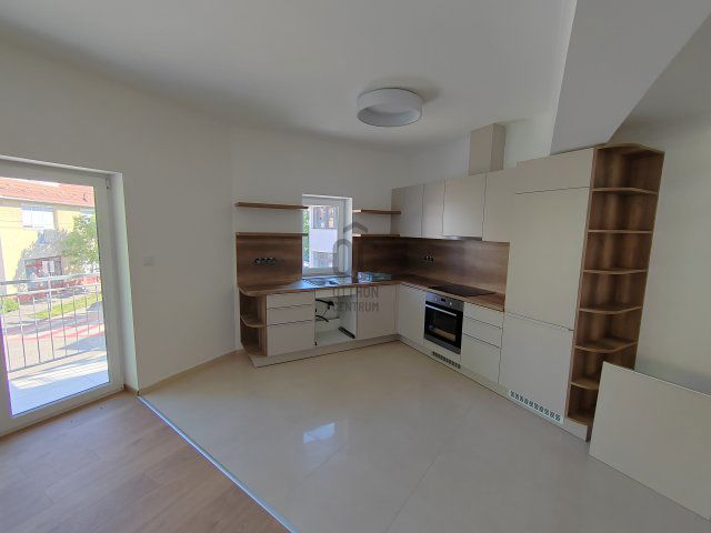 Kiadó téglalakás, albérlet, Cegléden 290 E Ft / hó, 3 szobás