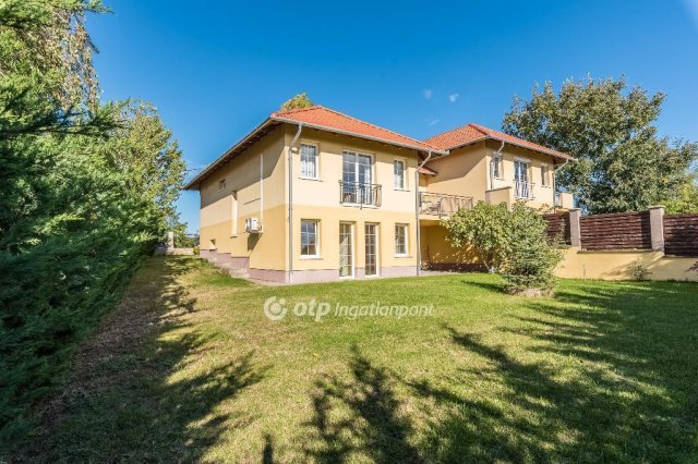 Eladó ikerház, Piliscsabán 135 M Ft, 4 szobás