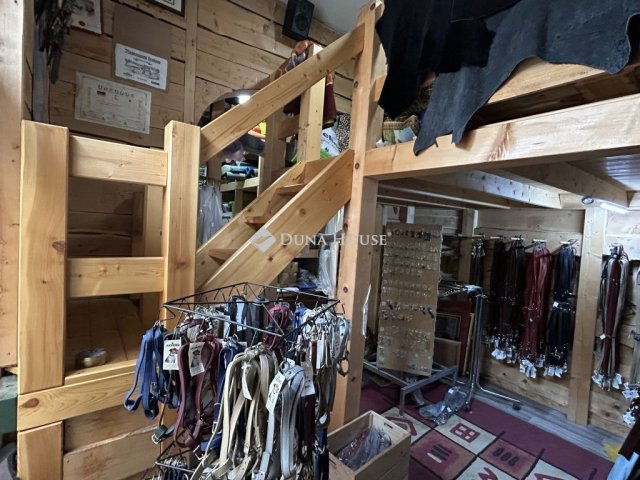 Eladó családi ház, Keszthelyen 112 M Ft, 4 szobás