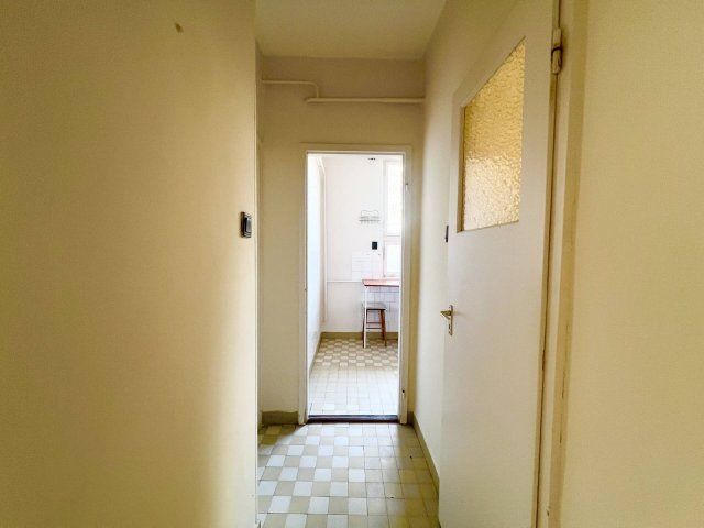 Eladó téglalakás, Békéscsabán 32 M Ft, 2 szobás