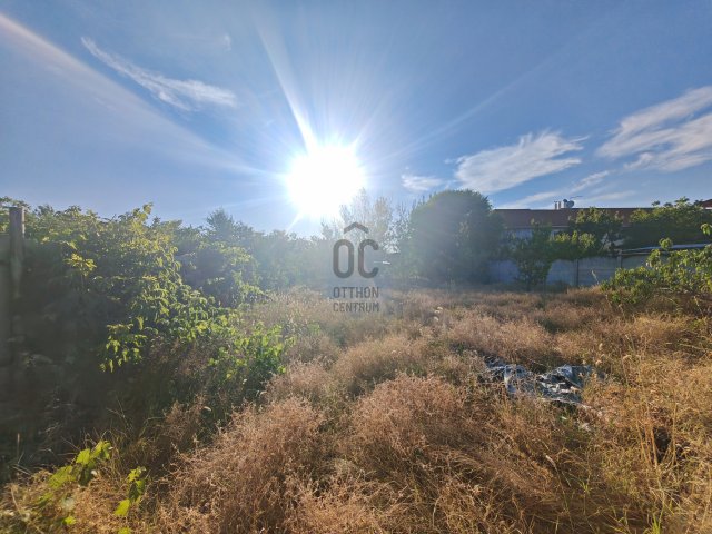 Eladó ikerház, Esztergomban 19.9 M Ft, 2 szobás