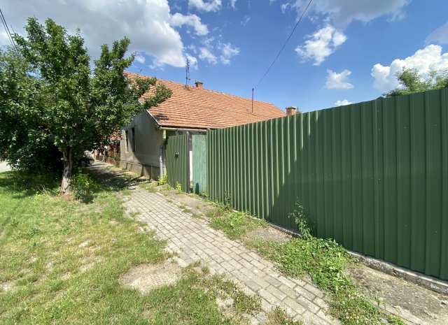 Eladó családi ház, Apátfalván 10.7 M Ft, 2+1 szobás
