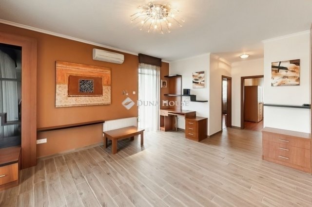 Eladó téglalakás, Kecskeméten 85 M Ft, 3 szobás