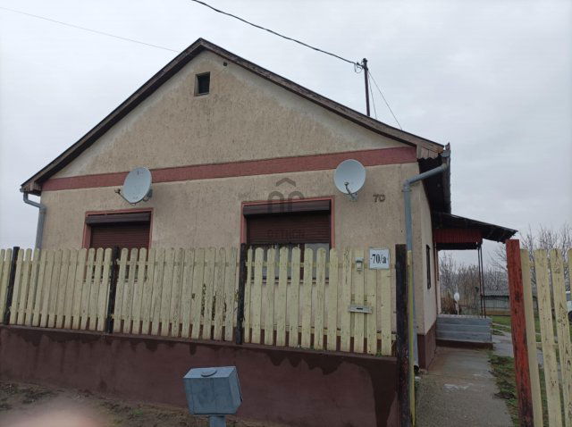 Eladó családi ház, Konyáron 24.5 M Ft, 2 szobás