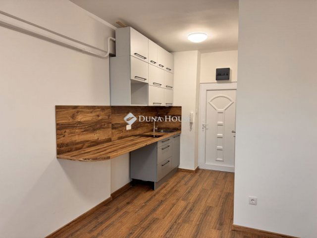 Eladó téglalakás, Zalaegerszegen 25.5 M Ft, 1 szobás