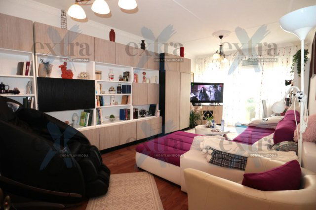 Eladó panellakás, Szegeden 55.9 M Ft, 2 szobás