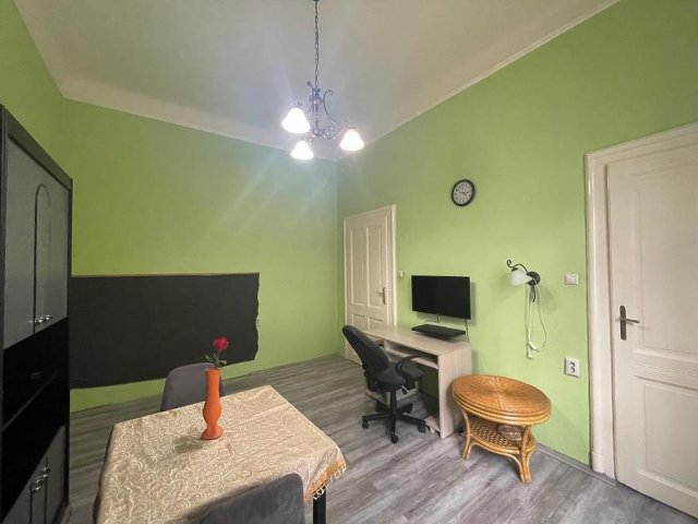 Eladó téglalakás, Budapesten, VI. kerületben, Király utcában
