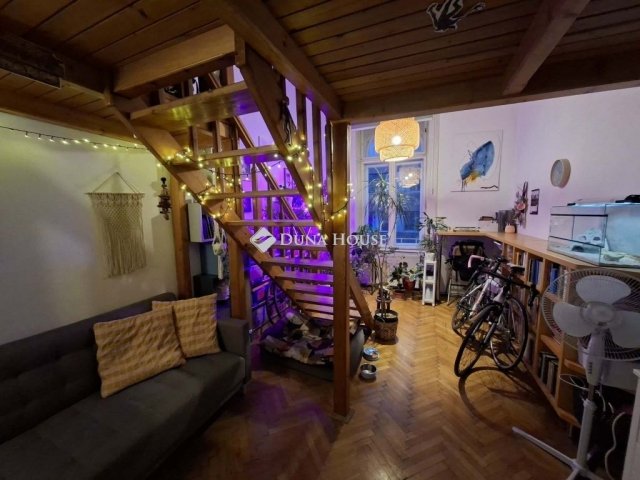 Eladó téglalakás, Budapesten, VI. kerületben 65 M Ft, 1 szobás