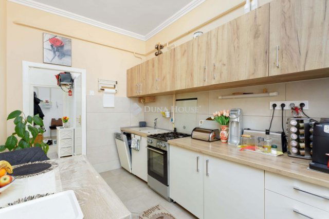 Eladó téglalakás, Pápán, Hunyadi János utcában 46.9 M Ft