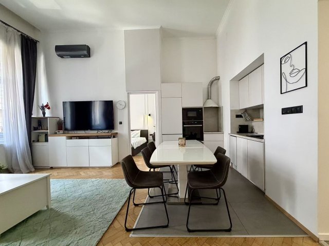 Eladó téglalakás, Budapesten, VII. kerületben, Kertész utcában