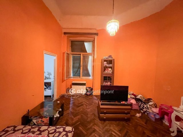 Eladó téglalakás, Budapesten, VIII. kerületben 66.9 M Ft