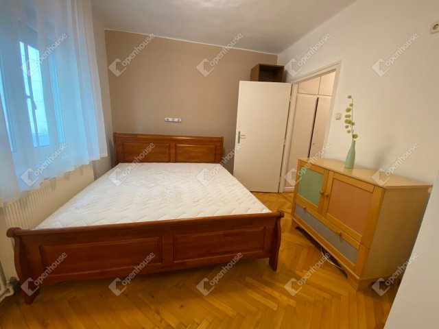 Eladó téglalakás, Debrecenben 85 M Ft, 3 szobás