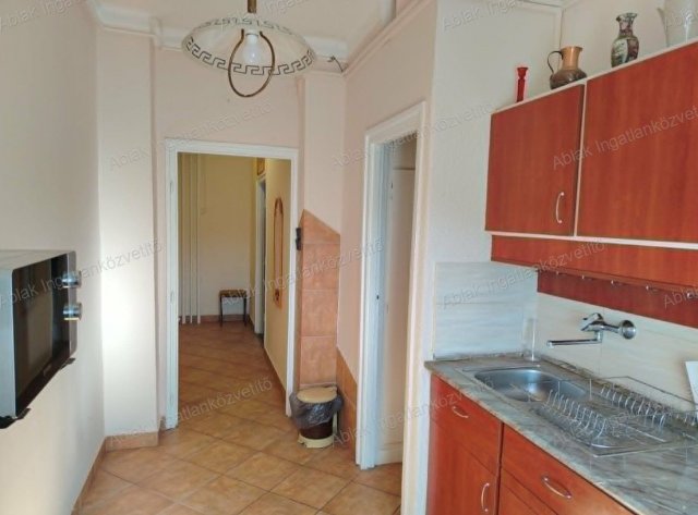 Eladó téglalakás, Kecskeméten 36.5 M Ft, 2 szobás