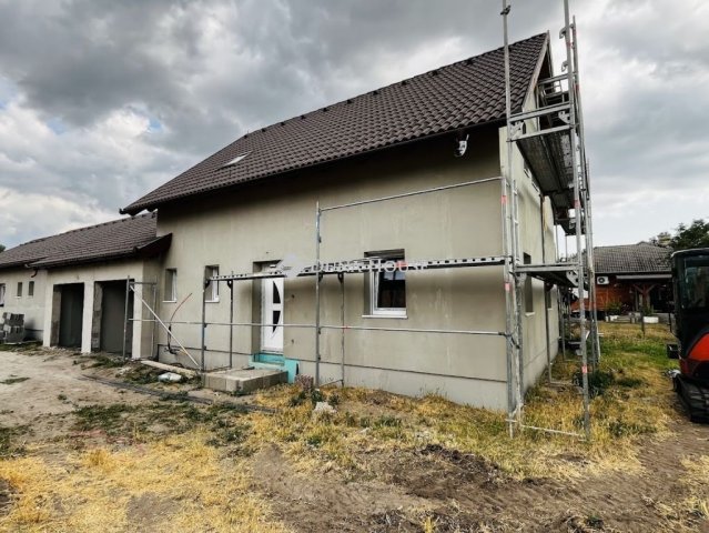 Eladó ikerház, Monoron 104 M Ft, 4 szobás / költözzbe.hu
