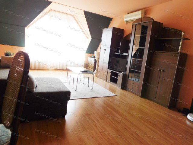 Kiadó téglalakás, albérlet, Dombóváron 135 E Ft / hó