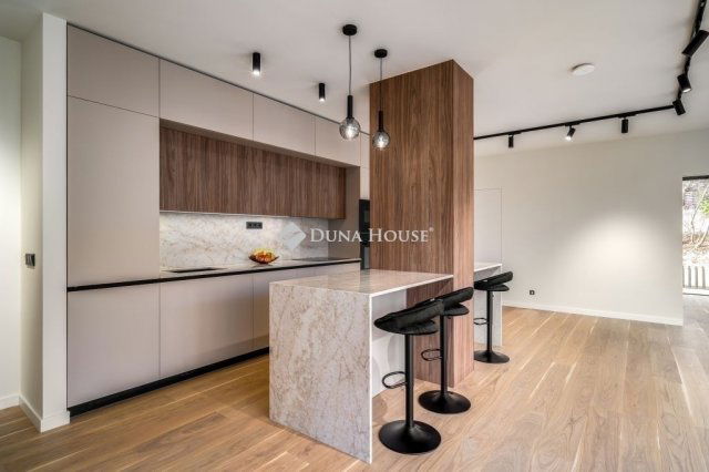 Eladó téglalakás, Budapesten, XII. kerületben 399 M Ft, 4 szobás