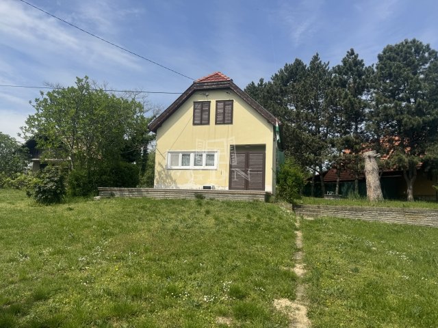 Eladó családi ház, Báron 19.9 M Ft, 2 szobás