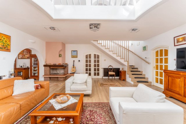 Eladó családi ház, Kaposváron 219 M Ft, 6 szobás