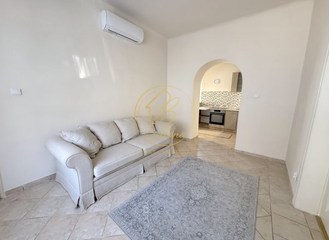 Eladó téglalakás, Pécsett 59.9 M Ft, 1 szobás