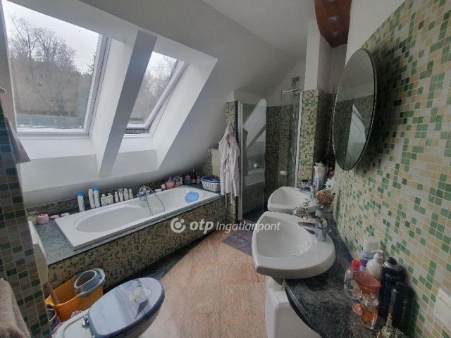 Eladó családi ház, Budapesten, II. kerületben 425 M Ft