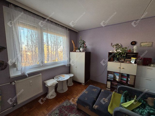 Eladó panellakás, Győrött 55 M Ft, 3 szobás