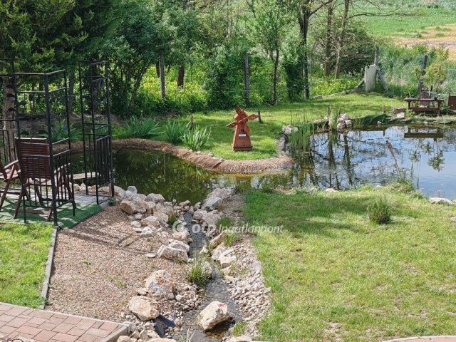 Eladó családi ház, Kápolnásnyéken 189 M Ft, 4 szobás