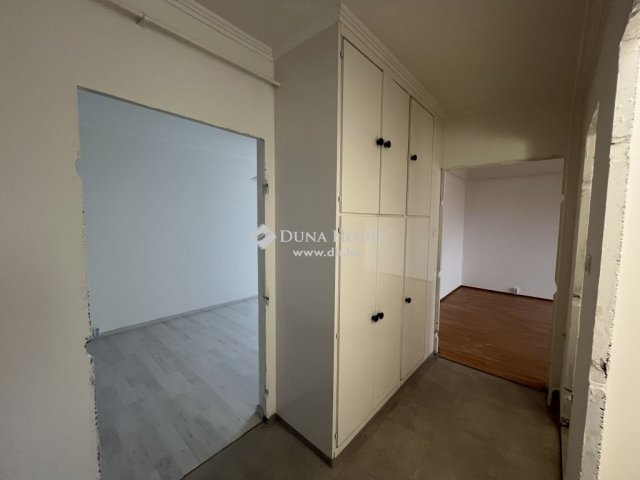 Eladó panellakás, Szombathelyen 30.99 M Ft, 2 szobás