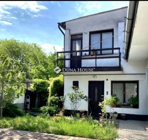 Eladó családi ház, Budapesten, III. kerületben 72.9 M Ft