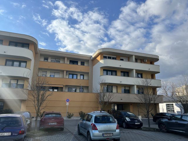 Eladó téglalakás, Szegeden 88 M Ft, 3 szobás