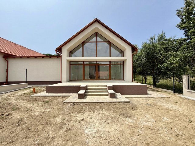 Eladó családi ház, Orfűn 115 M Ft, 4 szobás