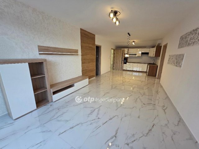 Eladó téglalakás, Hajdúszoboszlón 73.5 M Ft, 2 szobás