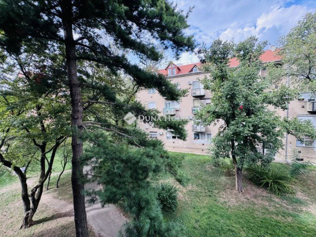 Eladó téglalakás, Pécsett, T utcában 44.9 M Ft, 2 szobás