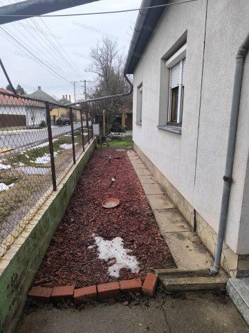 Eladó családi ház, Tiszaföldváron 35 M Ft, 3 szobás