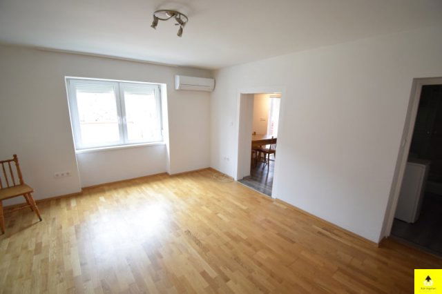 Eladó téglalakás, Kőszegen 18 M Ft, 1 szobás