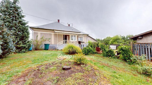 Eladó családi ház, Felsőnyárádon 19.997 M Ft, 3 szobás