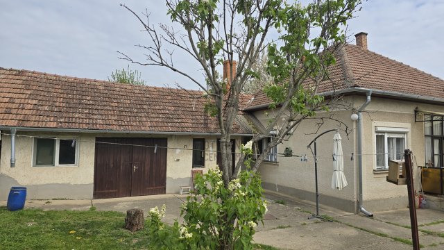 Eladó családi ház, Tiszafüreden 37 M Ft, 3 szobás