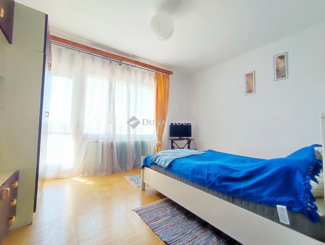 Eladó téglalakás, Pannonhalmán 68 M Ft, 4 szobás